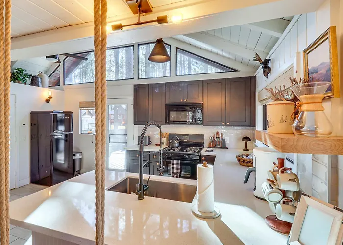 Holiday home 1 Mi To Woodland Park: Forested Sanctuary!