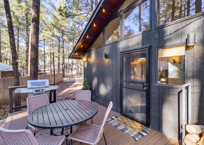 1 Mi To Woodland Park: Forested Sanctuary! Holiday home